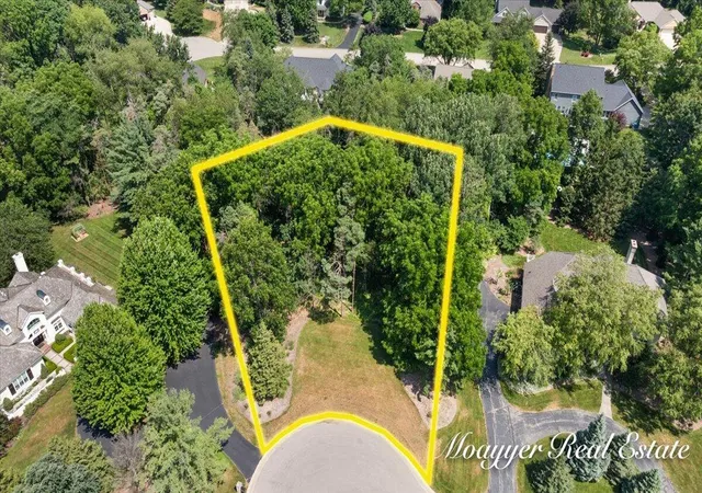 2nd image of 2549 Ashwood Ct, Ada, MI 49301 | MLS# 70544783