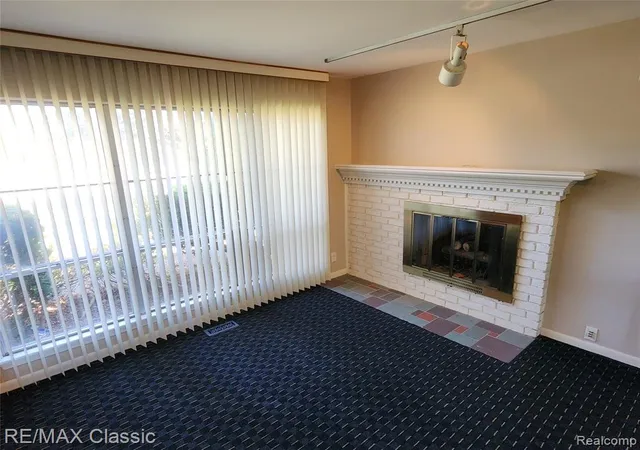 Photo 3 of Single family home for sale at 6965 N Adams Rd, Bloomfield Hills, MI 48304 1202 | MLS# 61025018 | Listing updated on 2026-08-28