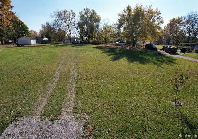 1st image of 1070 Grand Blanc Rd, Grand Blanc, MI 48439 | MLS# 60951128