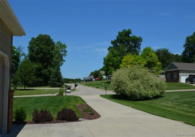 Homes for sale in Oxford, MI | 697 Lee Ct, Oxford, MI 48371 | MLS# 61007791