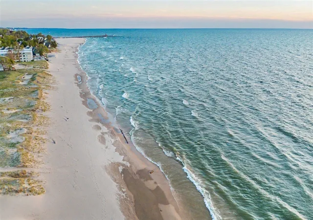 2nd image of 409 N Shore Dr, South Haven, MI 49090 | MLS# 70532201