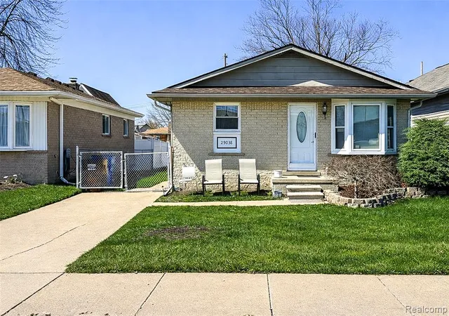 Homes for sale in Gibraltar, MI | 29038 Springstead St, Gibraltar, MI 48173 | MLS# 60983133
