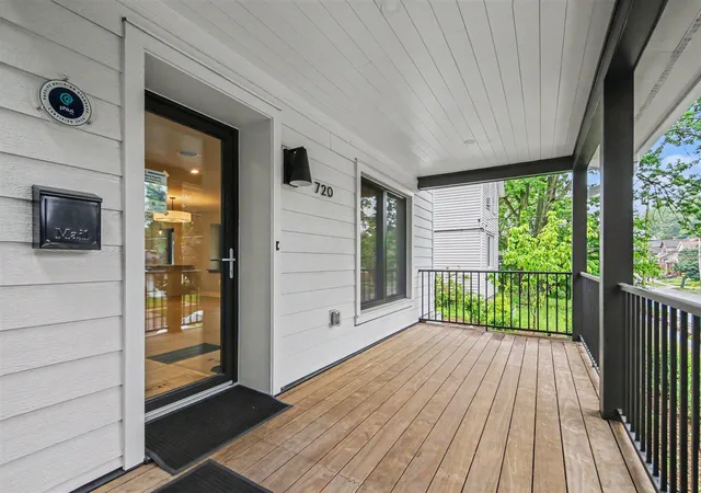 Photo 2 of Single family home for sale at 720 Eastern Ave, Grand Rapids, MI 49503 | MLS# 70538510 | Listing updated on 2026-08-13