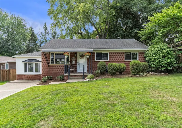 Photo 1 of Single family home for sale at 217 W Mckay St, Saline, MI 48176 | MLS# 70553938 | Listing updated on 2026-09-09