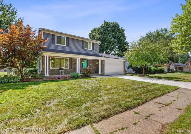 2nd image of 3740 Horseshoe Dr, Troy, MI 48083 | MLS# 61022144