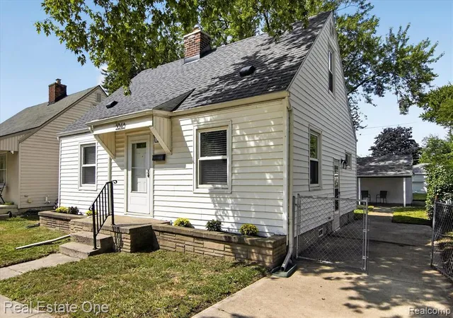 Photo 4 of Single family home for sale at 5048 Howe Rd, Wayne, MI 48184 2417 | MLS# 61024479 | Listing updated on 2026-08-30