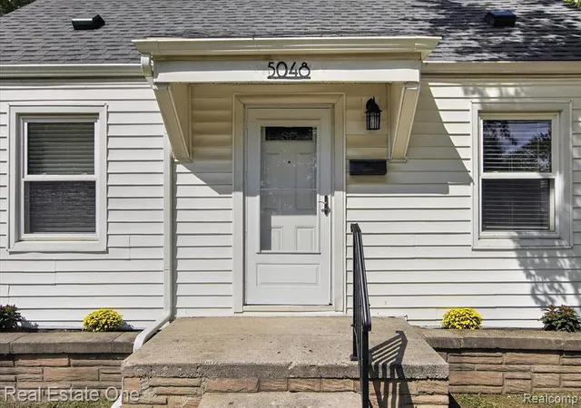 Photo 5 of Single family home for sale at 5048 Howe Rd, Wayne, MI 48184 2417 | MLS# 61024479 | Listing updated on 2026-08-30