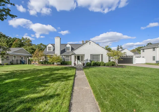 Photo 1 of Single family home for sale at 2821 Elmwood Dr, Grand Rapids, MI 49506 | MLS# 70499227 | Listing updated on 2025-11-06
