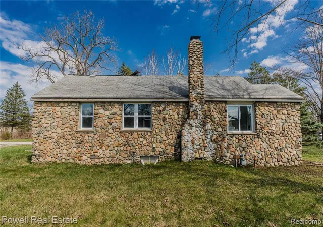 Homes for sale in Port Huron, MI | 4118 Griswold Rd, Port Huron, MI 48060 | MLS# 60990847