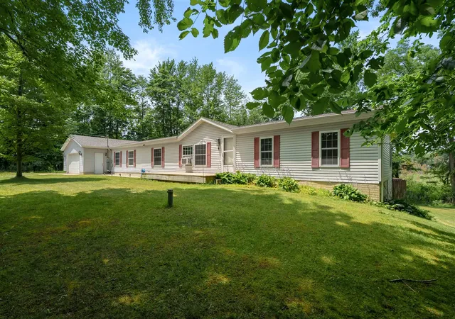 2nd image of 38988 Paw Paw Rd, Paw Paw, MI 49079 | MLS# 70543831