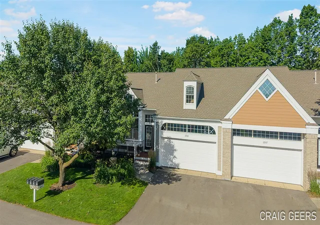 Photo 3 of Sale Pending at 2521 Forest Blf Dr #27, Grand Rapids, MI 49546 | MLS# 70540823 | Listing updated on 2026-06-30