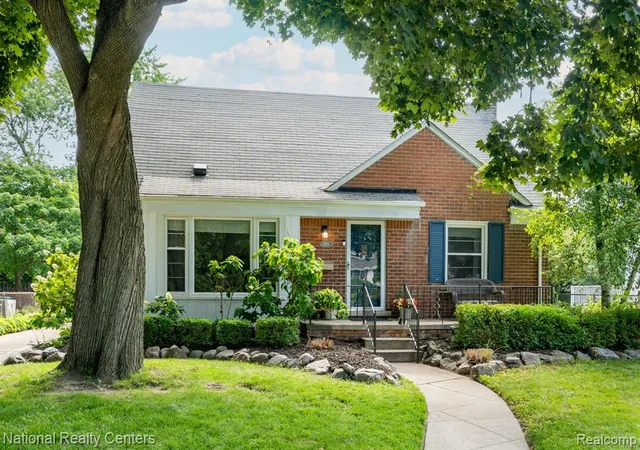 Photo 1 of Sale Pending at 2028 N Wilson Ave, Royal Oak, MI 48073 | MLS# 61010541 | Listing updated on 2026-08-10