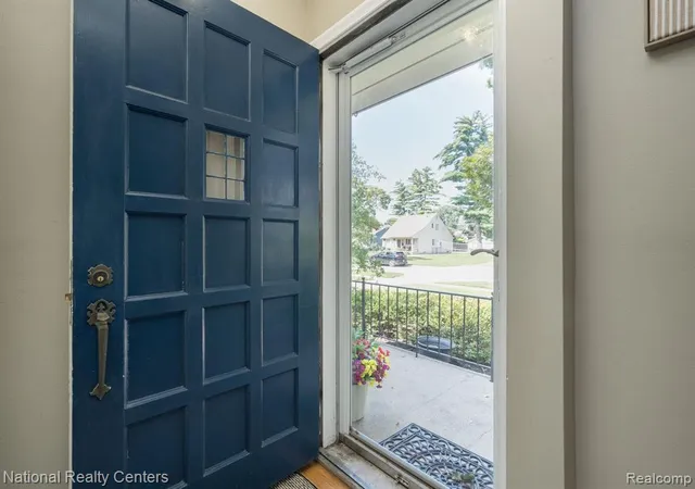 Photo 5 of Sale Pending at 2028 N Wilson Ave, Royal Oak, MI 48073 | MLS# 61010541 | Listing updated on 2026-08-10