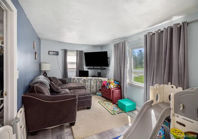 Photo 5 of Sale Pending at 415 E Oliver St, Corunna, MI 48817 | MLS# 61020246 | Listing updated on 2026-08-30