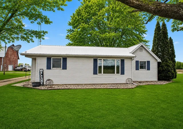 Homes for sale in Ithaca, MI | 6596 W Washington Rd, Ithaca, MI 48847 | MLS# 80070313