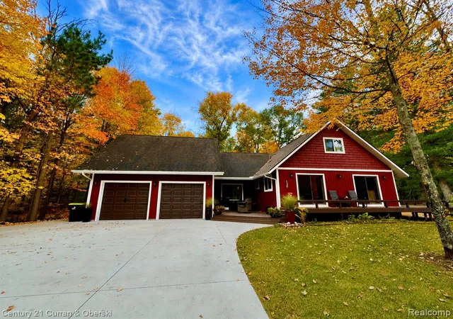 3rd image of 130 Siesta Trl, Roscommon, MI 48653 | MLS# 61009027
