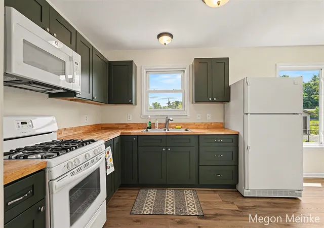 Homes for sale in Greenville, MI | 809 E Grant St, Greenville, MI 48838 | MLS# 70543852