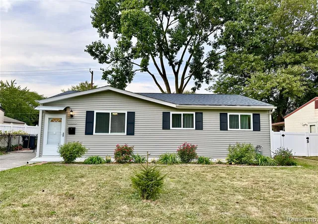 Homes for sale in Westland, MI | 32140 Palmer, Westland, MI 48186 | MLS# 60935535