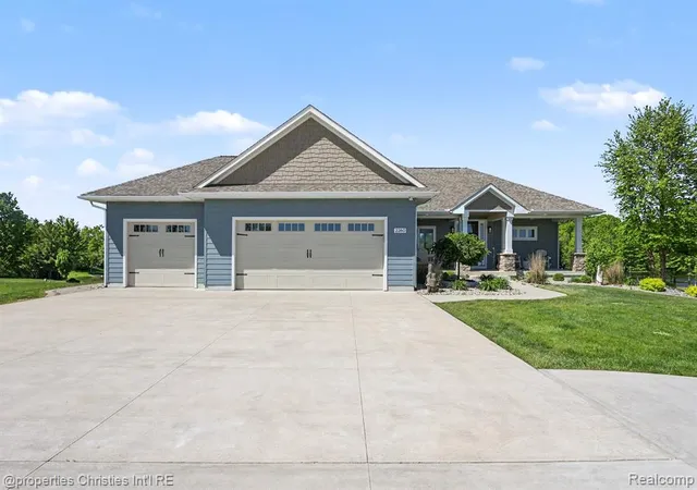 Homes for sale in Gladwin, MI | 2260 Willow Bay Ln, Gladwin, MI 48624 | MLS# 60998509