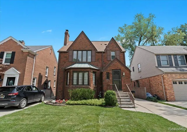 Homes for sale in Grosse Pointe Farms, MI | 312 Mckinley Ave, Grosse Pointe Farms, MI 48236 | MLS# 61003109