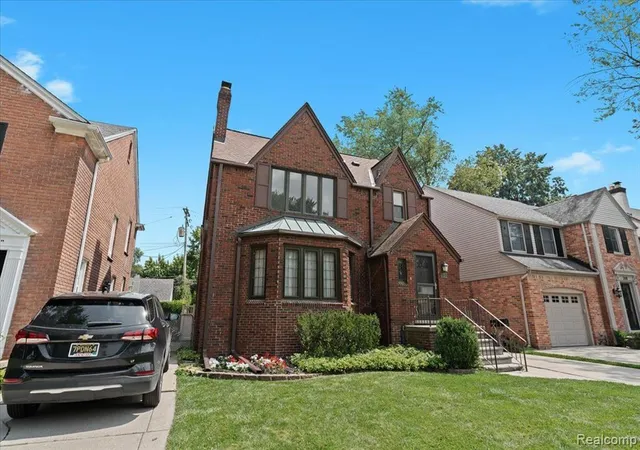 Homes for sale in Grosse Pointe Farms, MI | 312 Mckinley Ave, Grosse Pointe Farms, MI 48236 | MLS# 61003109