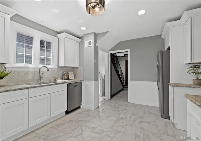 Homes for sale in Grosse Pointe Farms, MI | 312 Mckinley Ave, Grosse Pointe Farms, MI 48236 | MLS# 61003109