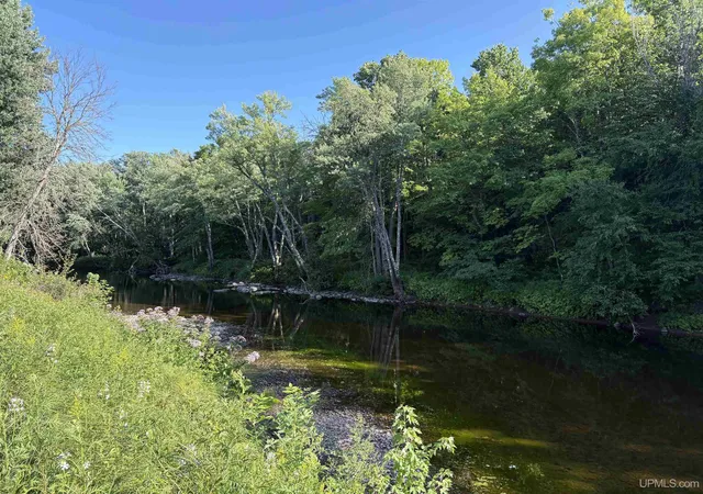 Photo 3 of Sale Pending at N11485 Hedberg Rd, Bessemer, MI 49911 | MLS# 50216012 | Listing updated on 2026-09-22