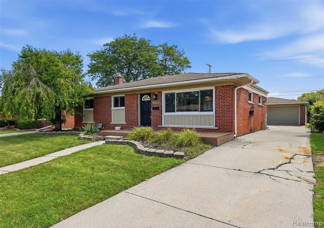 Photo 3 of Sale Pending at 21736 Timberidge St, Saint Clair Shores, MI 48082 1279 | MLS# 61022989 | Listing updated on 2026-08-26