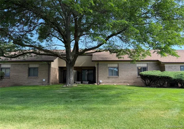 Homes for sale in Shelby Township, MI | 5220 W Utica Rd, Shelby Township, MI 48317 | MLS# 61007985