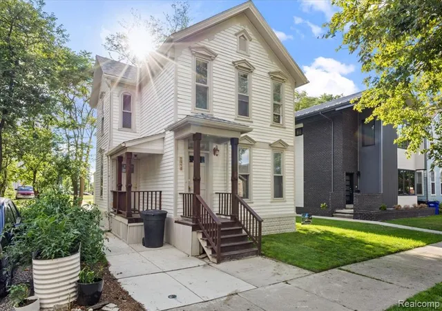 1st image of 2215 Wabash St, Detroit, MI 48216 1516 | MLS# 61023457