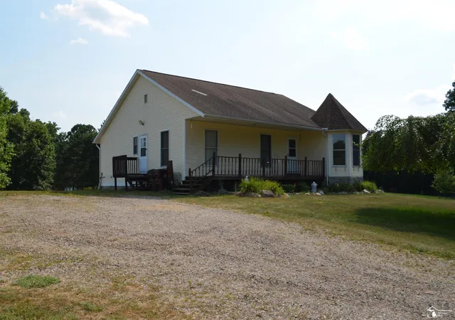 3rd image of 2977 Oakley Rd, Stockbridge, MI 49285 | MLS# 50215124