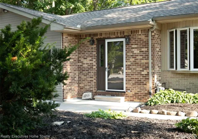 2nd image of 3855 N River Rd, Fort Gratiot, MI 48059 | MLS# 61019094