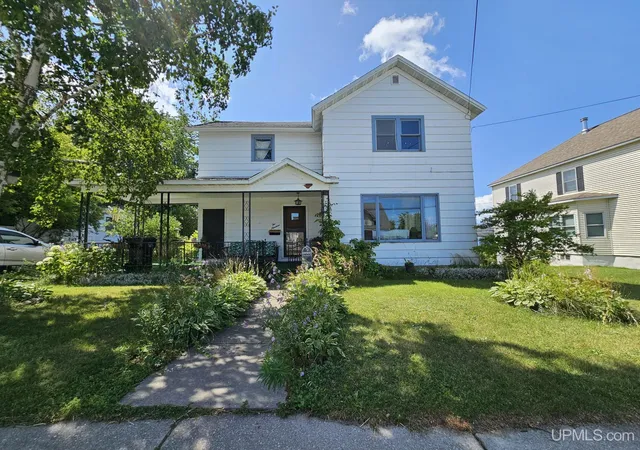 Photo 1 of Single family home for sale at 219 Walnut St, Manistique, MI 49854 | MLS# 50215874 | Listing updated on 2026-10-08