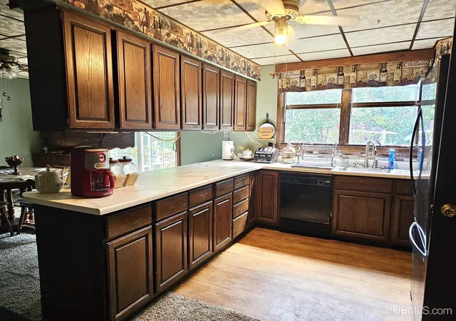 Photo 4 of Single family home for sale at 219 Walnut St, Manistique, MI 49854 | MLS# 50215874 | Listing updated on 2026-10-08
