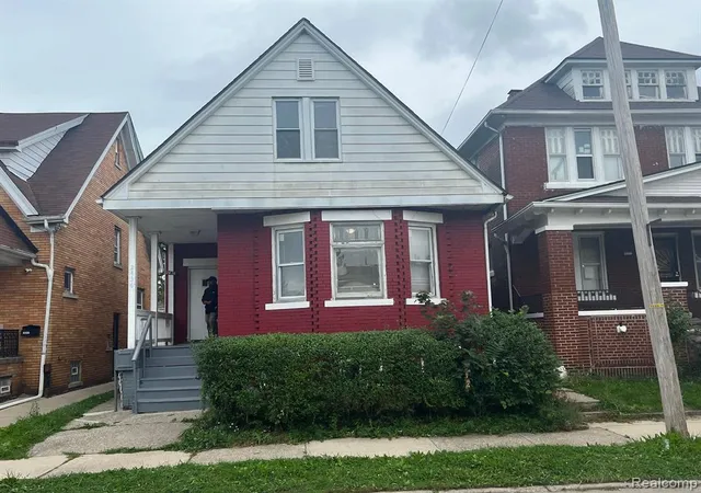Homes for sale in Hamtramck, MI | 2436 Hewitt St, Hamtramck, MI 48212 3671 | MLS# 60232740