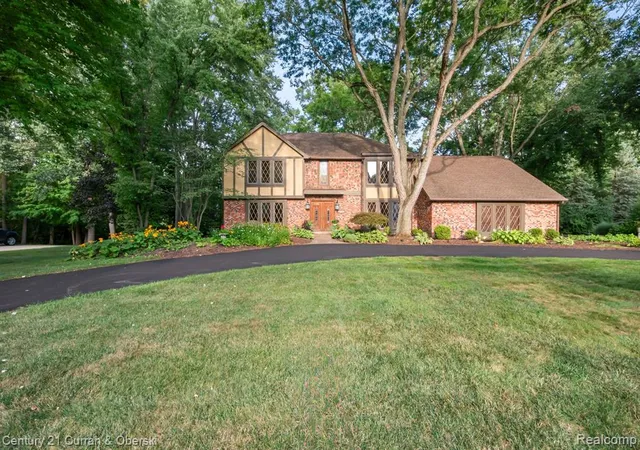 Photo 1 of Single family home for sale at 8890 Northampton Dr, Plymouth, MI 48170 3355 | MLS# 61023985 | Listing updated on 2026-09-12
