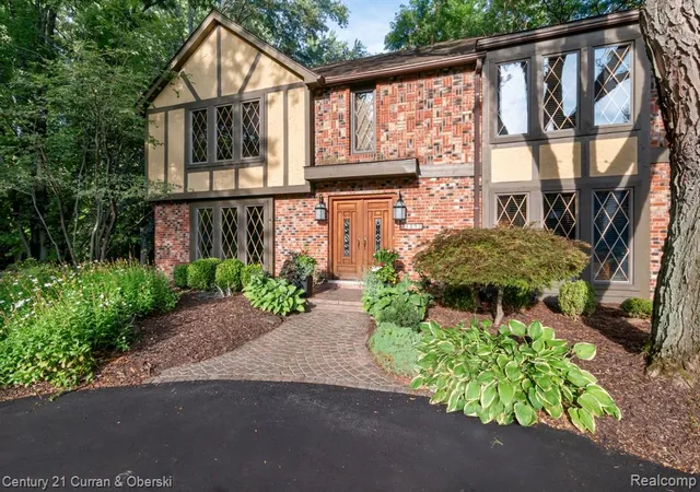 Photo 2 of Single family home for sale at 8890 Northampton Dr, Plymouth, MI 48170 3355 | MLS# 61023985 | Listing updated on 2026-09-12