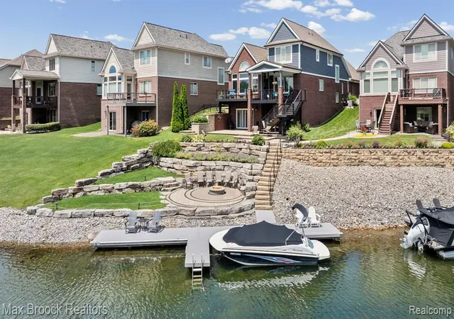 2nd image of 10812 Waterfall Ct, South Lyon, MI 48178 | MLS# 61009361