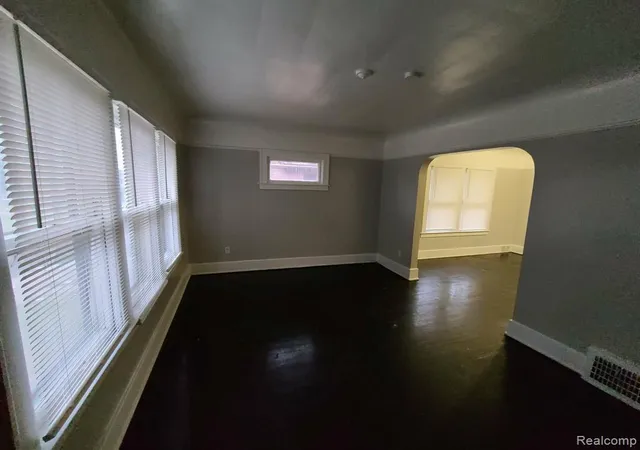 3rd image of 14434 Mettetal St, Detroit, MI 48227