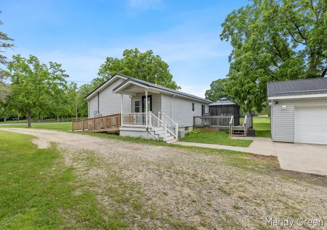 Homes for sale in Carson City, MI | 518 N Williams St, Carson City, MI 48811 | MLS# 70542090
