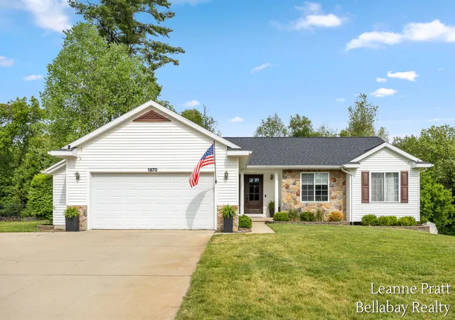 Homes for sale in Hastings, MI | 1870 Pineridge Dr, Hastings, MI 49058 | MLS# 70534784