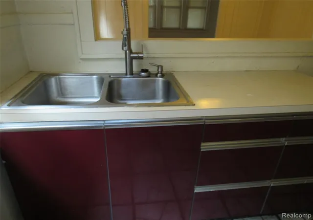 Listing Photo 5 - Condo for sale in building located at 15786 Parkside St, Detroit, MI 48215