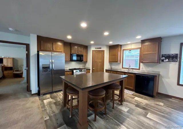 Homes for sale in Fenton, MI | 9680 Townsquare Blvd, Fenton, MI 48430 | MLS# 60991068