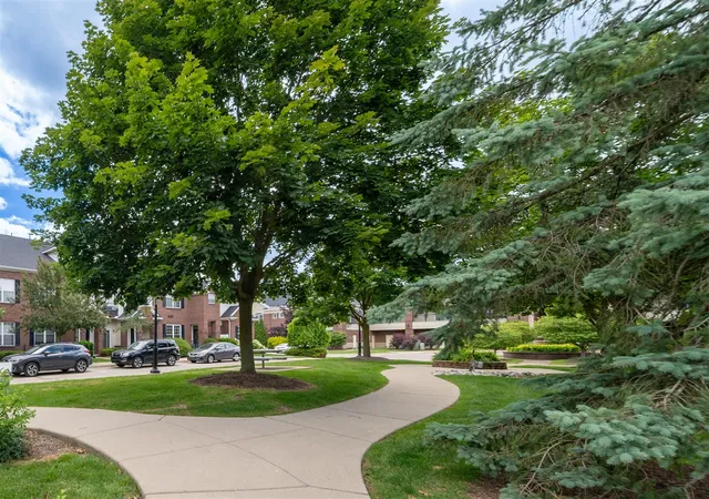 Homes for sale in Ann Arbor, MI | 273 Scio Village Court, Ann Arbor, MI 48103 | Houzeo