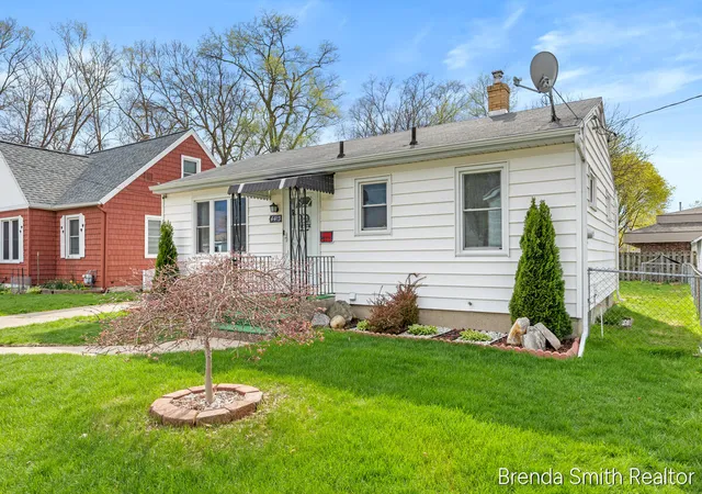 Photo 3 of Sale Pending at 4413 Rhodes Ave, Grand Rapids, MI 49548 | MLS# 70527078 | Listing updated on 2026-04-30
