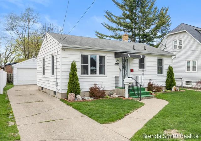 Photo 3 of Sale Pending at 4413 Rhodes Ave, Grand Rapids, MI 49548 | MLS# 70527078 | Listing updated on 2026-04-30