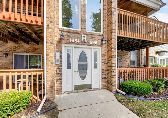 Photo 2 of Sale Pending at 1684 Shoemaker Dr, Westland, MI 48185 7708 | MLS# 61024882 | Listing updated on 2026-09-04