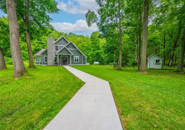 3rd image of 412 63Rd St, South Haven, MI 49090 | MLS# 70544962