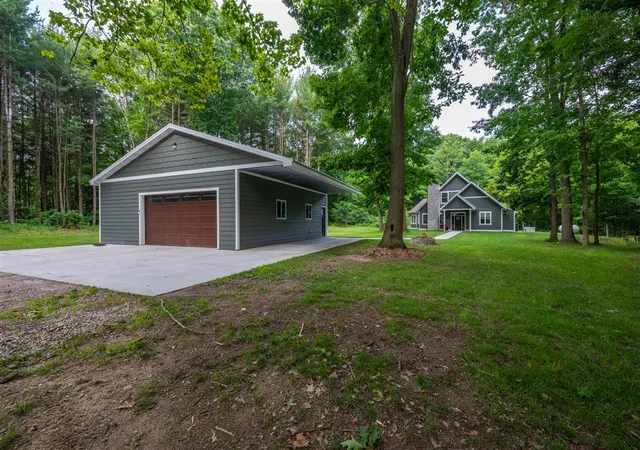 4th image of 412 63Rd St, South Haven, MI 49090 | MLS# 70544962