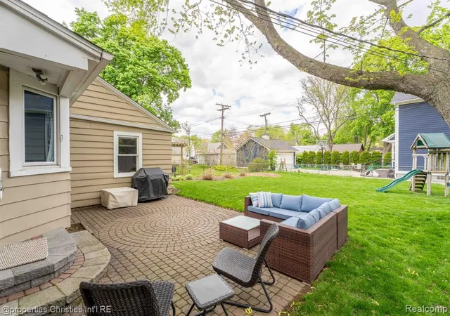 32nd image of 919 E Lincoln Ave, Royal Oak, MI 48067 | MLS# 60991575
